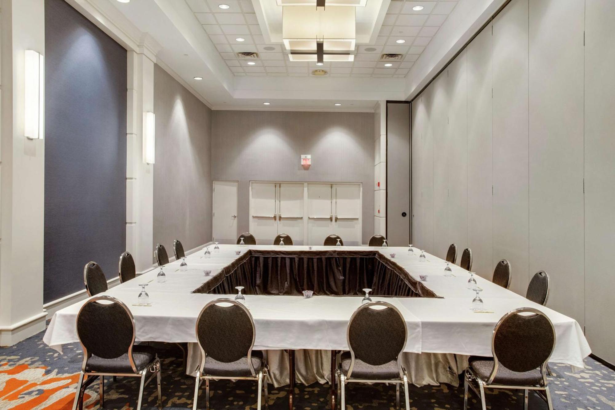 Doubletree By Hilton Little Rock Otel Dış mekan fotoğraf